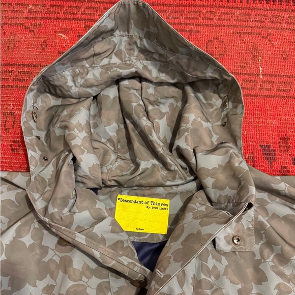 Jungle Rain Poncho - Picture 3 of 6